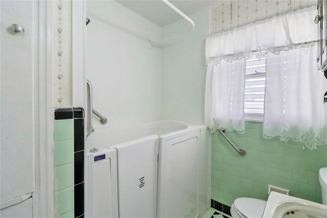 1220 San Felipe Street, Angleton, TX 77515
