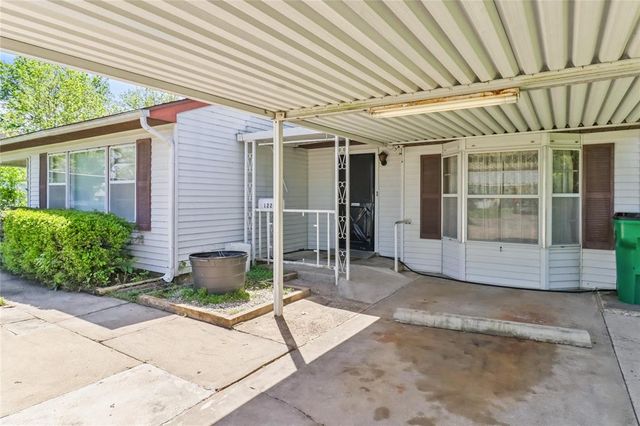 1220 San Felipe Street, Angleton, TX 77515