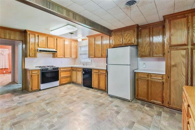 1220 San Felipe Street, Angleton, TX 77515