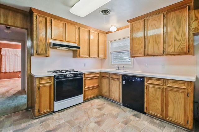 1220 San Felipe Street, Angleton, TX 77515