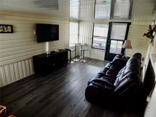 7353 APPLEGATE DRIVE, Zephyrhills, FL 33540