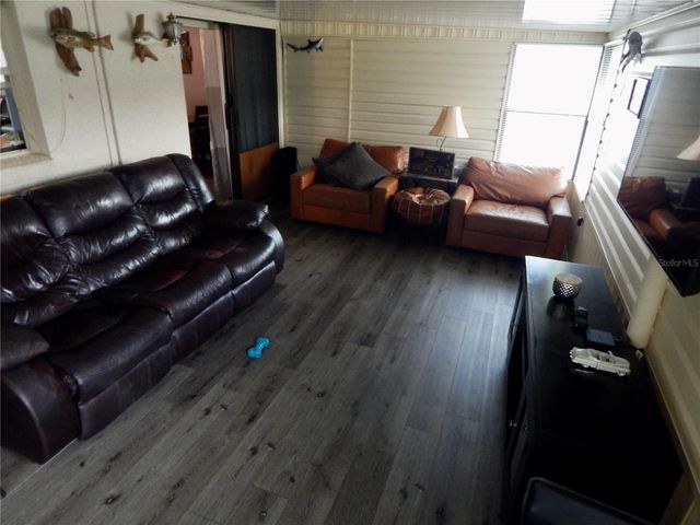 7353 APPLEGATE DRIVE, Zephyrhills, FL 33540