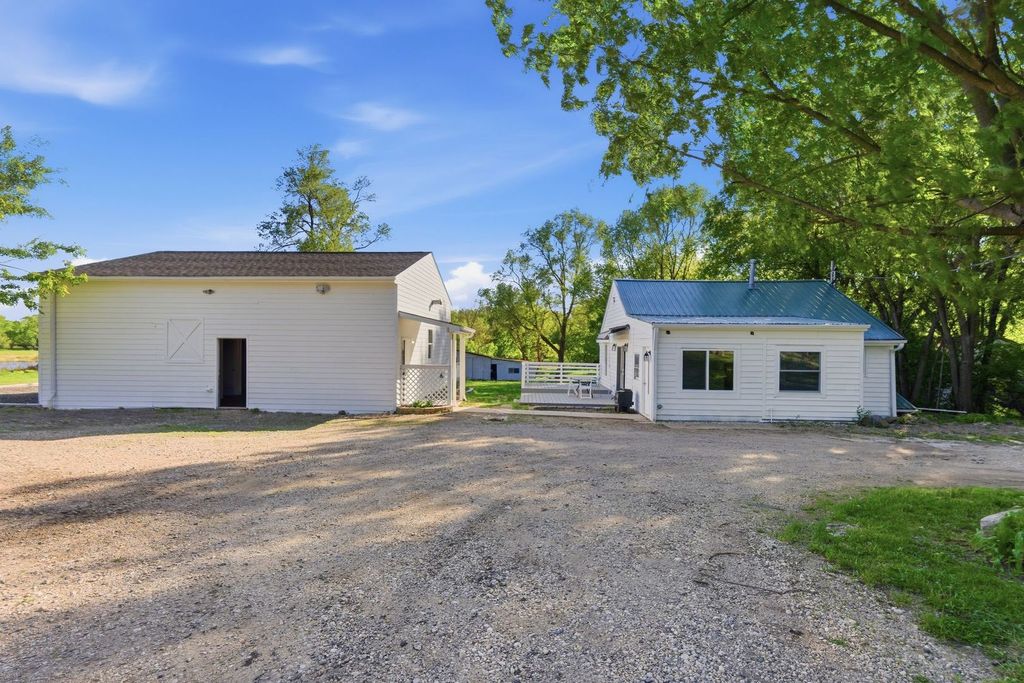 11109 US Highway 14 Highway, Woodstock, IL 60098