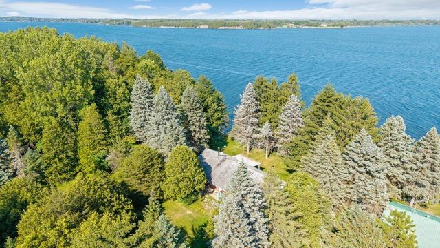 478 Jordan Point, Isle La Motte, VT 05463
