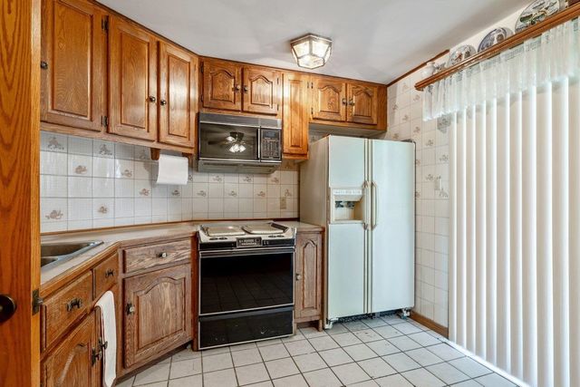 478 Jordan Point, Isle La Motte, VT 05463