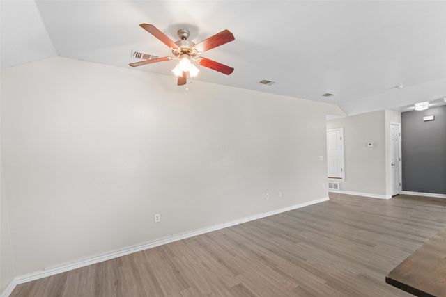 305 Ashwood Street, Azle, TX 76020