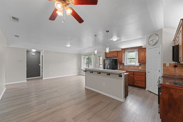 305 Ashwood Street, Azle, TX 76020