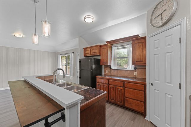 305 Ashwood Street, Azle, TX 76020