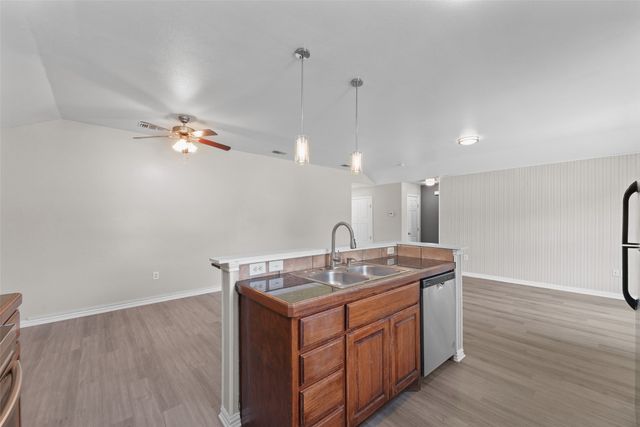 305 Ashwood Street, Azle, TX 76020