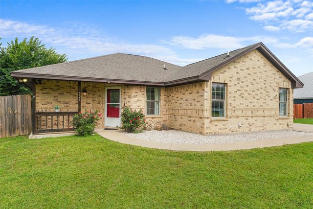 305 Ashwood Street, Azle, TX 76020