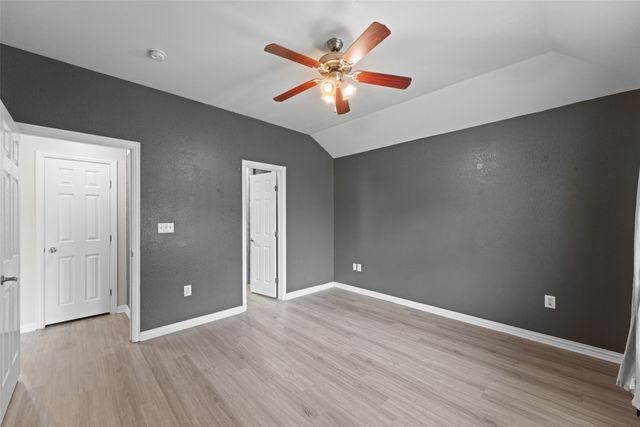 305 Ashwood Street, Azle, TX 76020