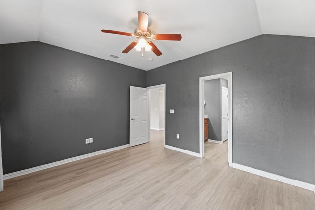305 Ashwood Street, Azle, TX 76020