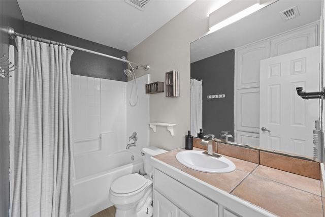 305 Ashwood Street, Azle, TX 76020