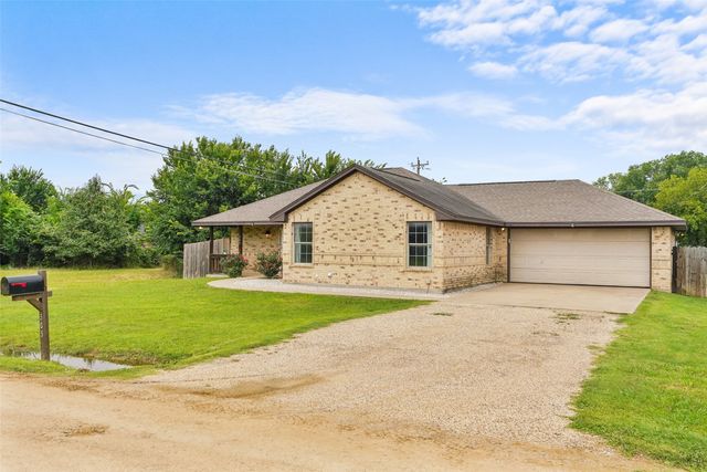 305 Ashwood Street, Azle, TX 76020