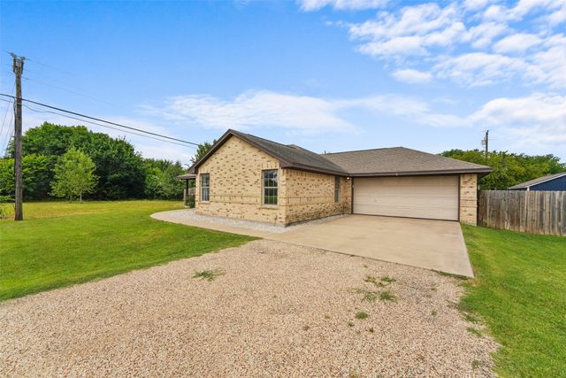 305 Ashwood Street, Azle, TX 76020