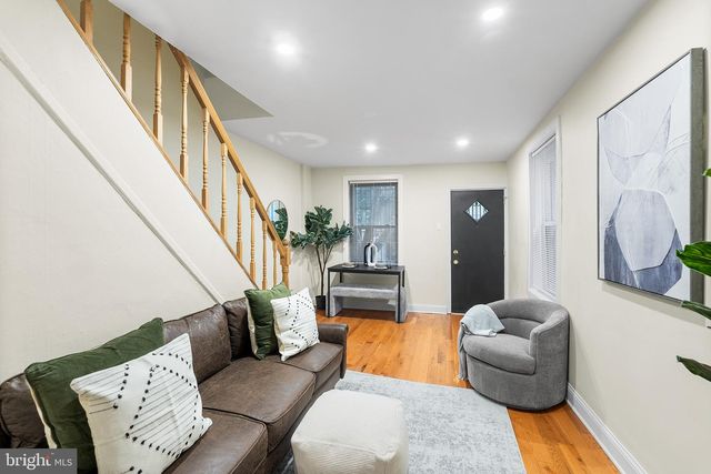 1178 S DARIEN ST, Philadelphia, PA 19147