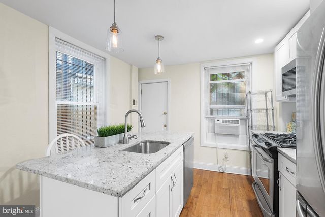 1178 S DARIEN ST, Philadelphia, PA 19147