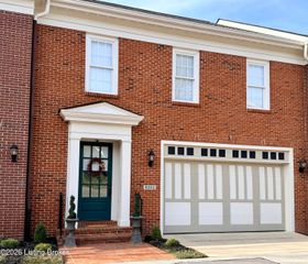 8203 Maris Ct, Louisville, KY 40241