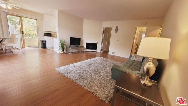 818 7th Street 1, Santa Monica, CA 90403