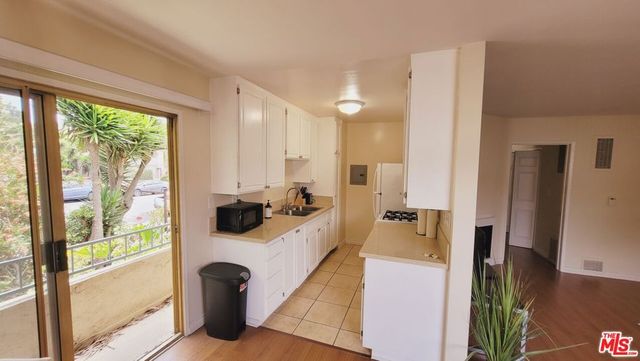 818 7th Street 1, Santa Monica, CA 90403