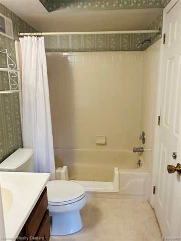 11783 Shenandoah Drive 1, South Lyon, MI 48178