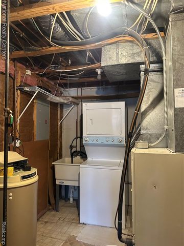 11783 Shenandoah Drive 1, South Lyon, MI 48178