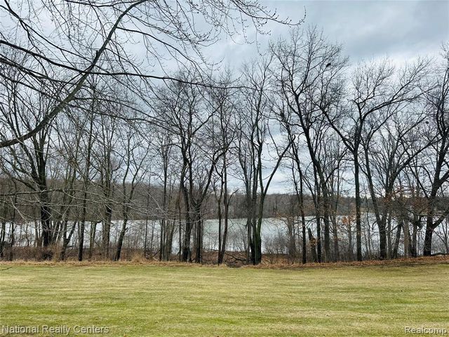 11783 Shenandoah Drive 1, South Lyon, MI 48178