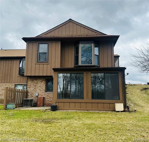 11783 Shenandoah Drive 1, South Lyon, MI 48178