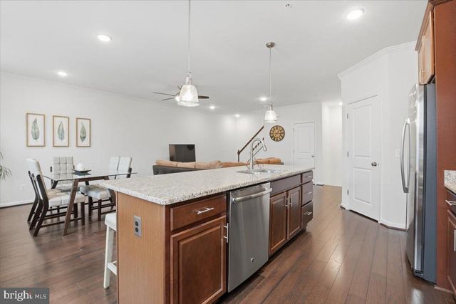 42045 BERKLEY HILL TER, Aldie, VA 20105