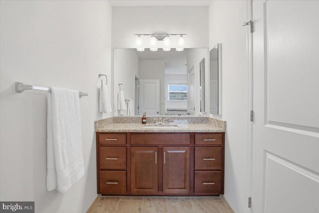 42045 BERKLEY HILL TER, Aldie, VA 20105