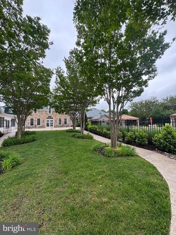 42045 BERKLEY HILL TER, Aldie, VA 20105