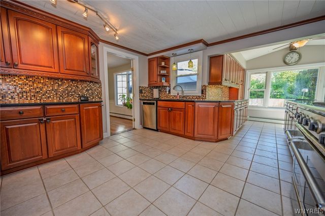 6104 Berkley Drive, Orchard Park, NY 14127