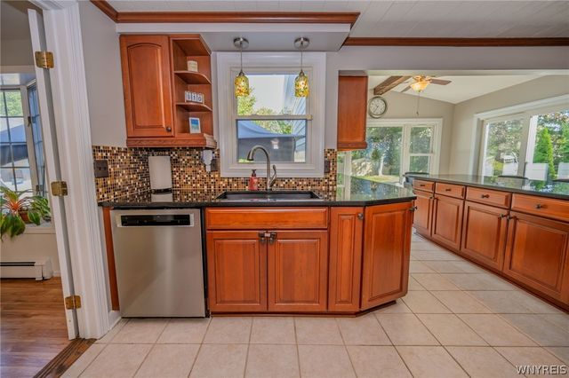 6104 Berkley Drive, Orchard Park, NY 14127