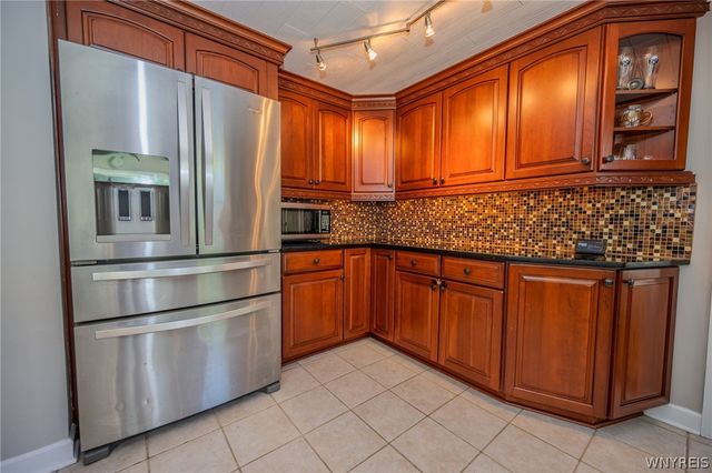 6104 Berkley Drive, Orchard Park, NY 14127
