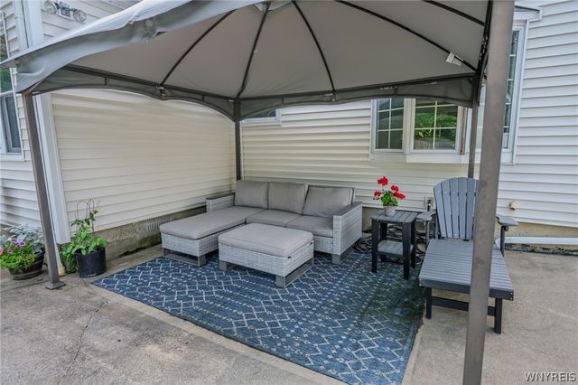 6104 Berkley Drive, Orchard Park, NY 14127