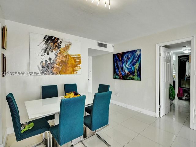 18061 Biscayne Blvd 502, Aventura, FL 33160