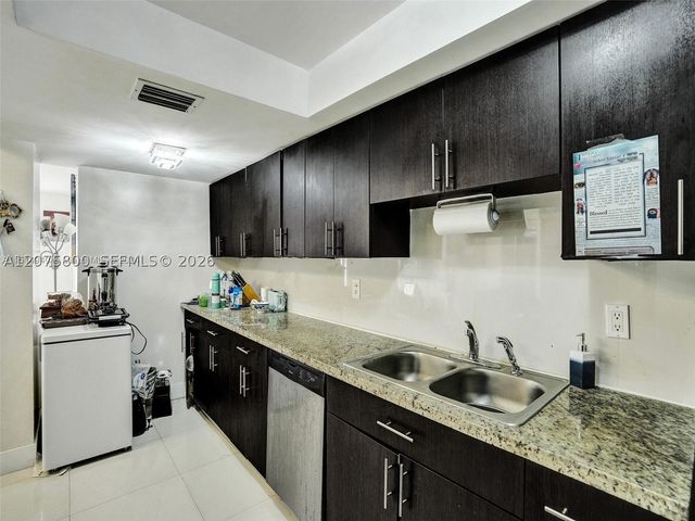18061 Biscayne Blvd 502, Aventura, FL 33160
