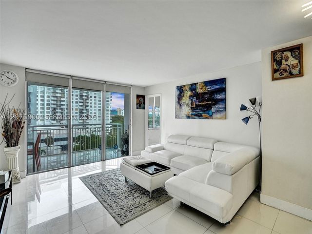 18061 Biscayne Blvd 502, Aventura, FL 33160