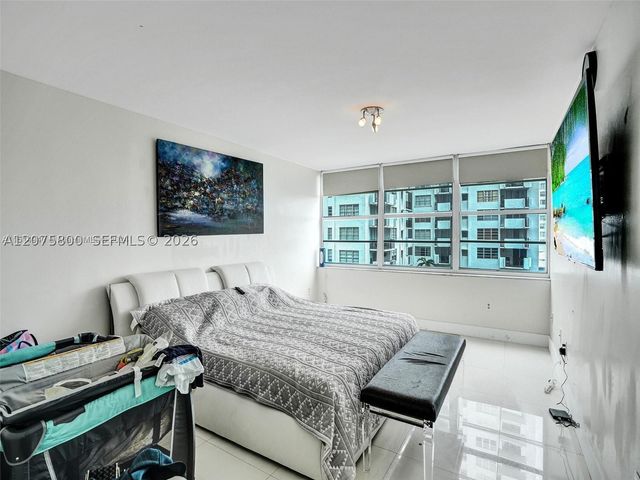 18061 Biscayne Blvd 502, Aventura, FL 33160
