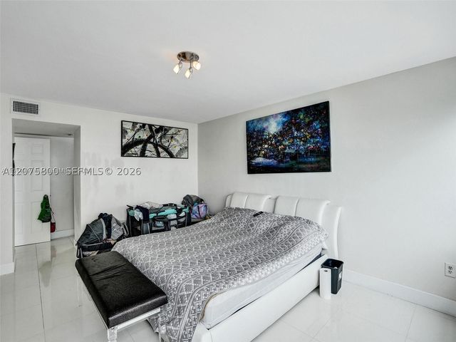 18061 Biscayne Blvd 502, Aventura, FL 33160