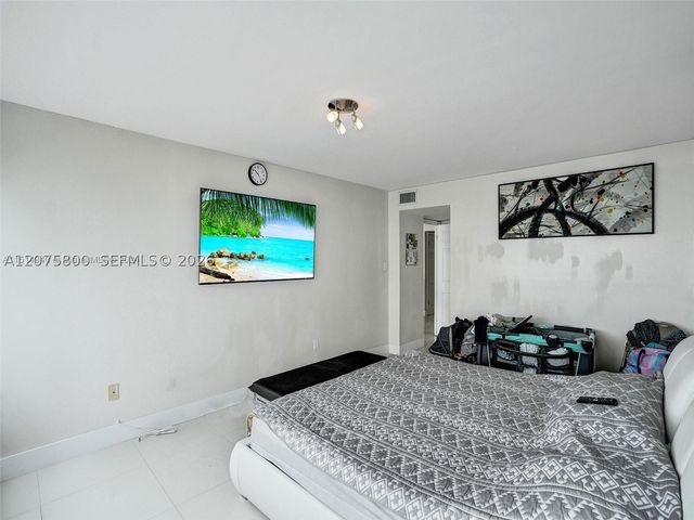18061 Biscayne Blvd 502, Aventura, FL 33160