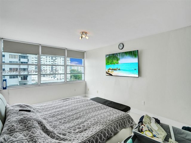 18061 Biscayne Blvd 502, Aventura, FL 33160