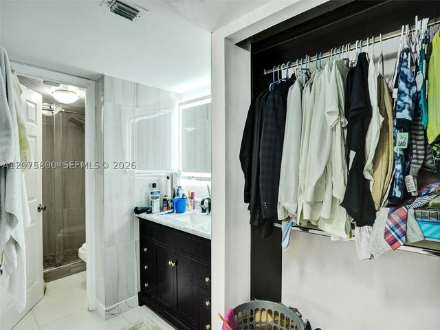 18061 Biscayne Blvd 502, Aventura, FL 33160