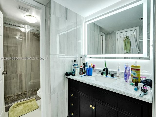18061 Biscayne Blvd 502, Aventura, FL 33160