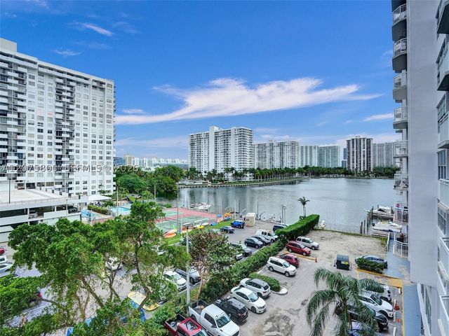 18061 Biscayne Blvd 502, Aventura, FL 33160