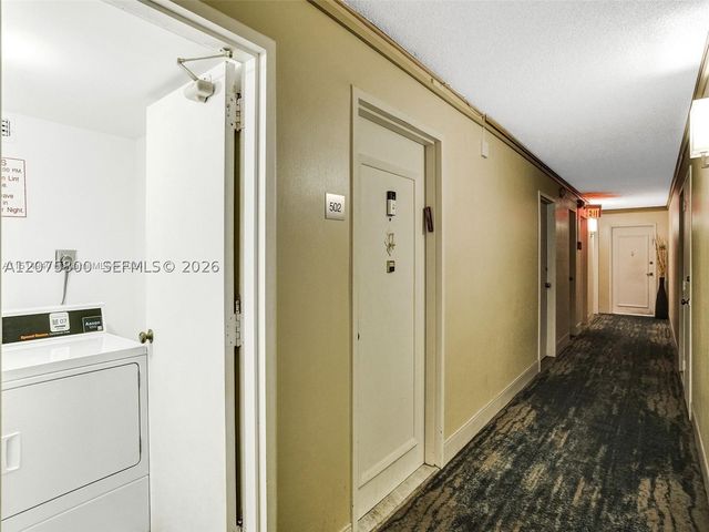 18061 Biscayne Blvd 502, Aventura, FL 33160