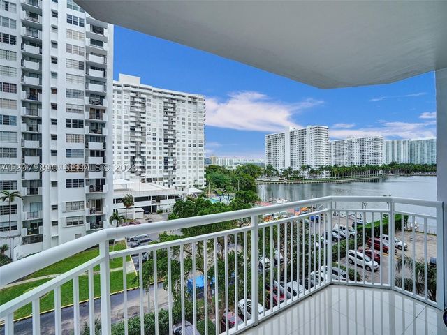 18061 Biscayne Blvd 502, Aventura, FL 33160