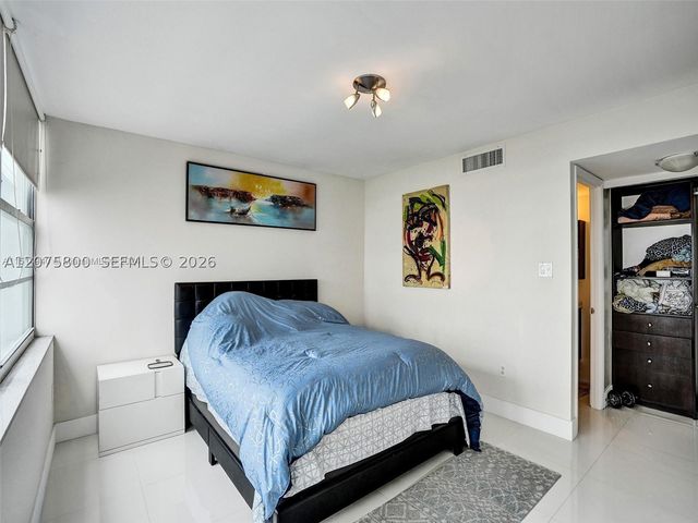 18061 Biscayne Blvd 502, Aventura, FL 33160