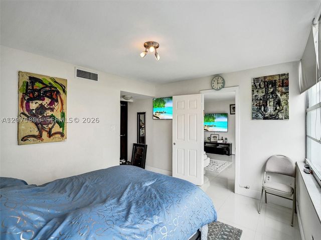 18061 Biscayne Blvd 502, Aventura, FL 33160