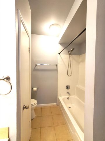 2209 Hancock DR 16, Austin, TX 78756